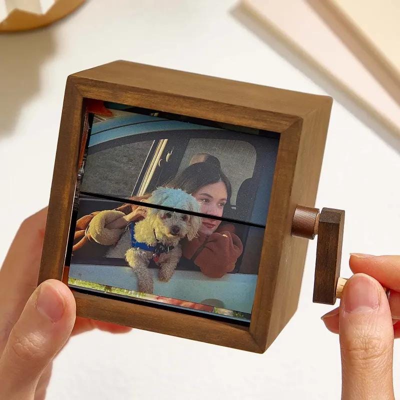 Custom Flip Book Frame Animation Machine – Mechanical Hand Motion Photo Album, Black Walnut Handicraft, Creative Gift for Home Decor