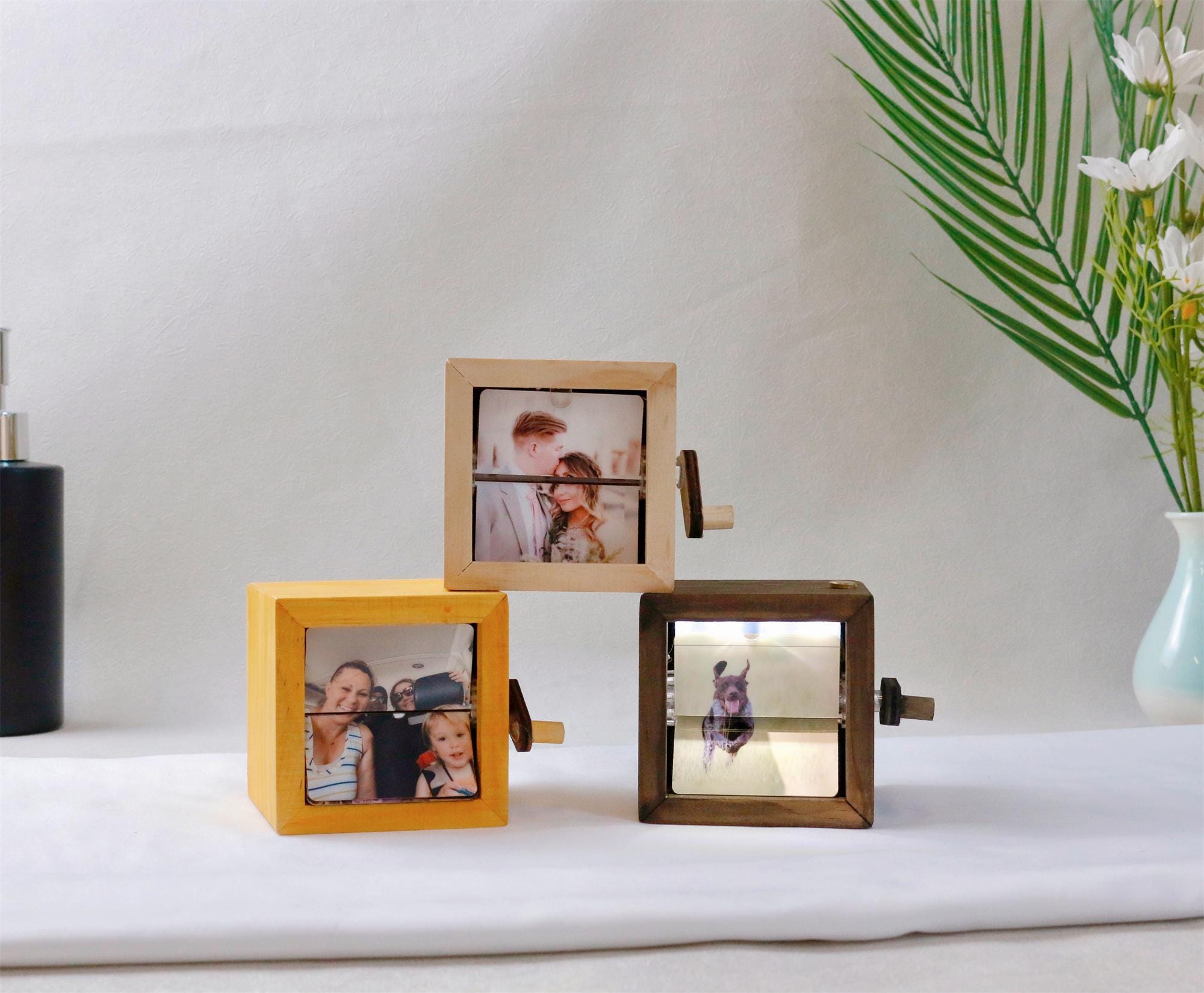 Custom Flip Book Frame Animation Machine, Personalized Photo Album, Mechanical Hand Motion Display, DIY Decorative Frame, Valentine's Day