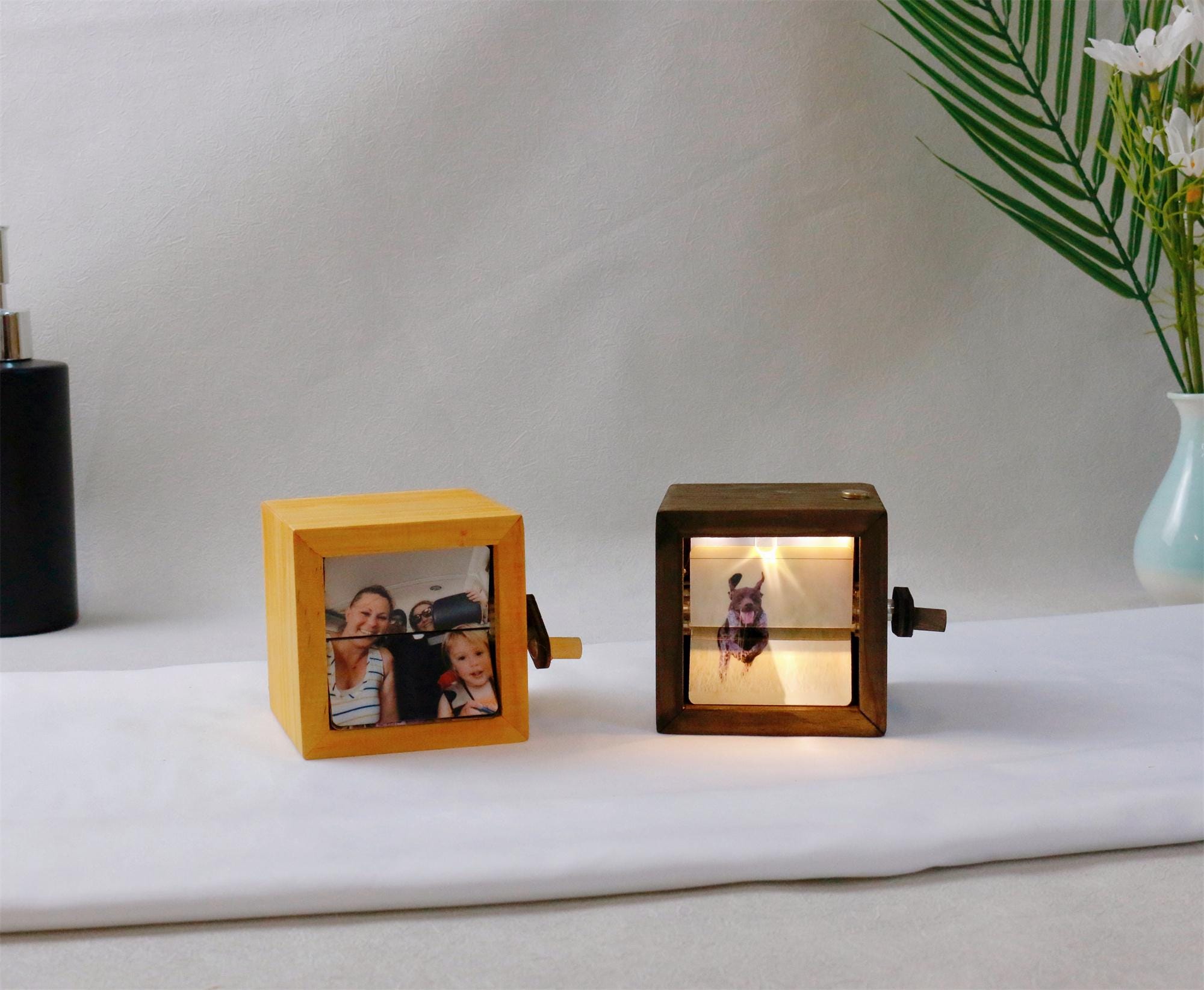 Custom Flip Book Frame Animation Machine, Personalized Photo Album, Mechanical Hand Motion Display, DIY Decorative Frame, Valentine's Day