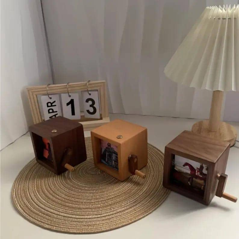 Custom Mechanical Photo Flip Book Frame – Wooden Animated Night Light – Creative Home Decor Gift, Unique Present - Hand Motion Wooden Gift